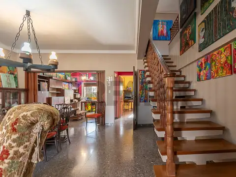 Casa 5 ambientes con 2 baños