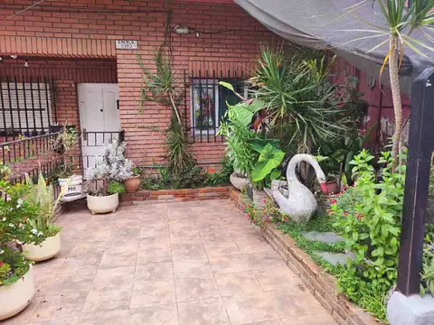 Depto Tipo Casa en Venta 40 años