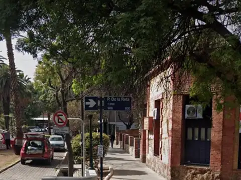 EXCELENTE ESQUINA DE 752.46M2 FRENTE A PLAZOLETA PELLEGRIN