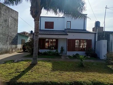 CASA DE 4 DORMITORIOS EN VENTA EN SANTO TOME