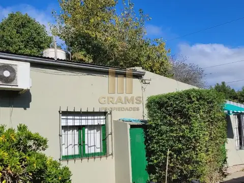 Casa venta de tres dormitorios, City Bell, La Plata