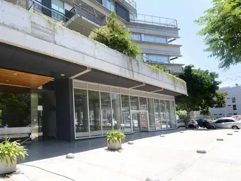 Local en Venta en Coghlan, USD 2.300.000