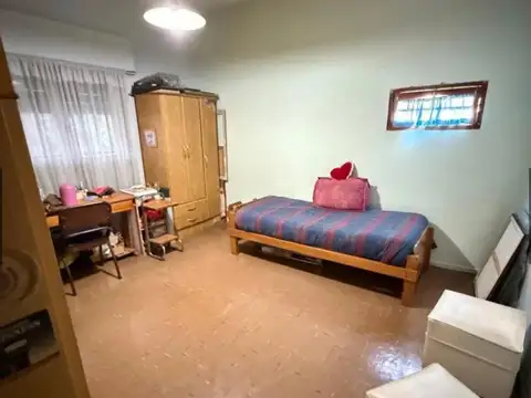 Venta casa en lote propio con pileta