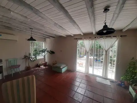SE VENDE CASA DE BARRIO AMPLIADA