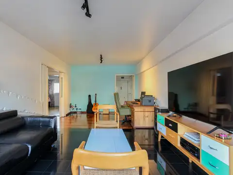 Venta departamento 3 ambientes en Devoto con cochera APTO CRÉDITO
