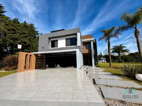 Casa en Venta en Los Naranjos, USD 450.000