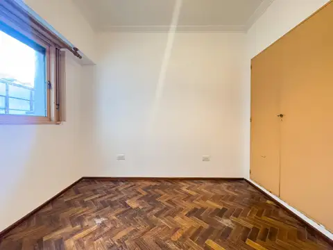 Departamento en Alquiler en Parque Chacabuco, $ 850.000