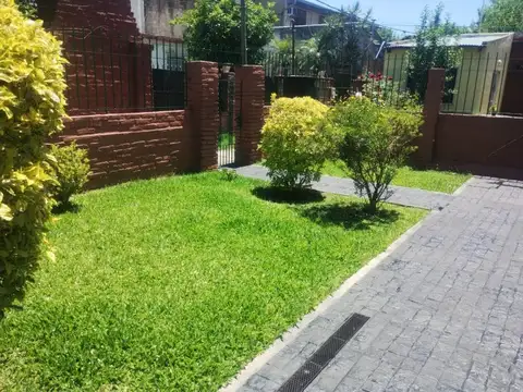 Depto Tipo Casa en Venta con 4 cocheras
