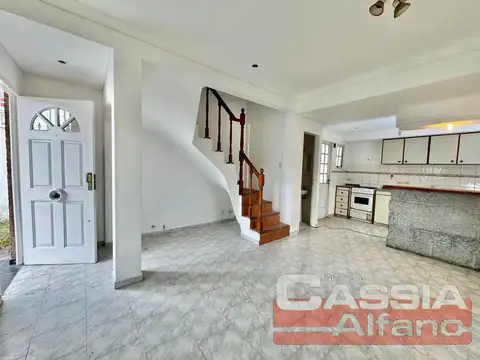 Depto Tipo Casa en Venta con 1 cocheras