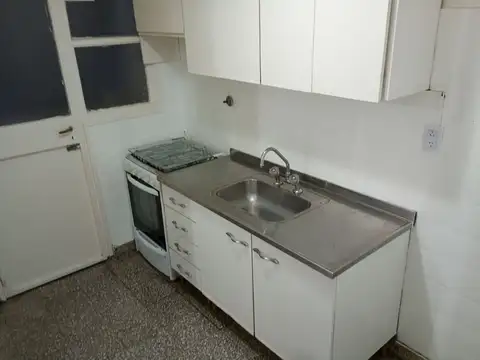Departamento en Alquiler en Parque Chacabuco, $ 500.000