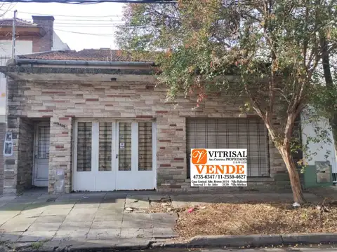 CASA MULTIFAMILIAR A RECICLAR  villa adelina
