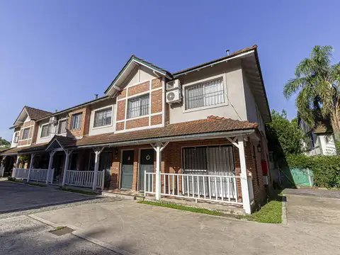 Triplex en venta 4 ambientes con jardín en complejo Villa La Condesa, Tigre 