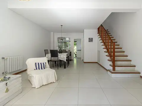 Depto Tipo Casa en Venta con 1 cocheras