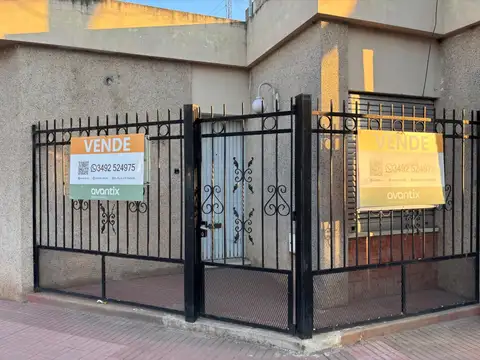 Propiedad en esquina con departamento independiente