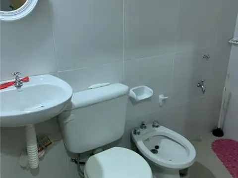 Oficina 4 ambientes con 2 baños