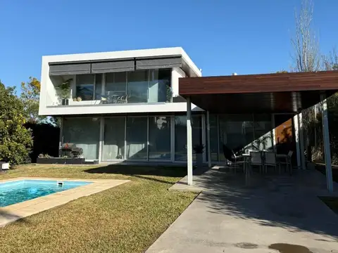 Casa en Venta Funes Hills