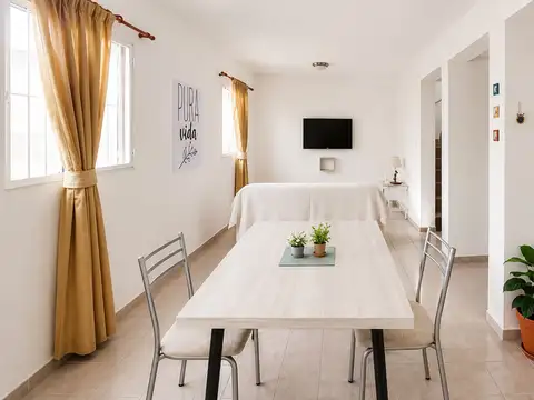 Casa 4 ambientes con 2 baños