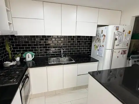 CASA INTERNA UNICA DE 3 DORM. EN COSTANERA