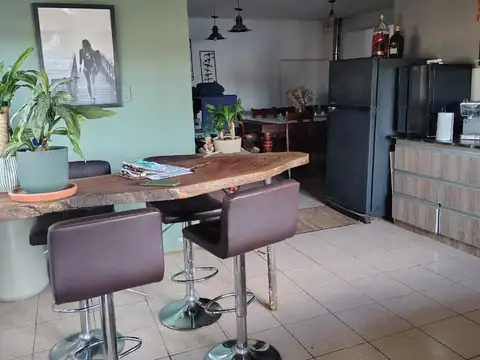 Casa en Venta con 3 cocheras