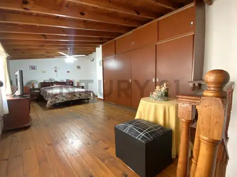 Venta PH 2 Amb. Tipo Dúplex con Bajas Expensas en Monte Castro