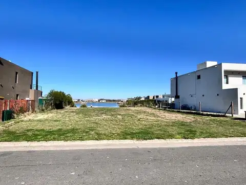 Terreno en Venta 20  mts Frente