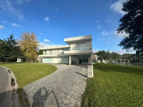 Casa - Alquiler - Argentina, Ezeiza