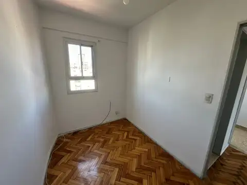 AMPLIO DEPARTAMENTO 4 AMBIENTES EN MUY BUEN ESTADO !