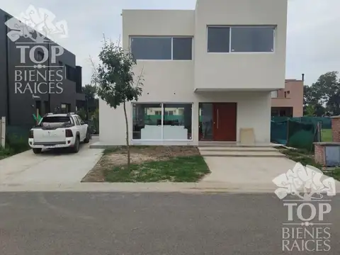 Casa  en Venta en Vila Marina II, Villanueva, Tigre