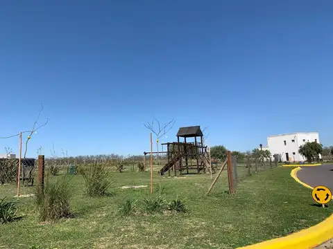 Lote Con Vista A La Laguna En Area 8, San Sebastian.