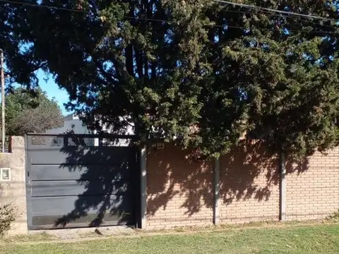 CASA  EN VENTA  FRANCISCO ALVAREZ  LOTE 350m