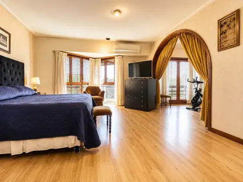 Casa 5 ambientes con 5 baños
