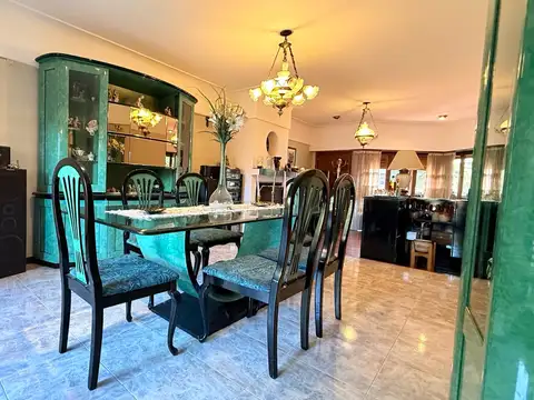 Casa 5 ambientes con 5 baños