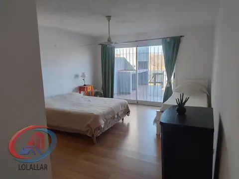 Casa en Venta con 4 cocheras