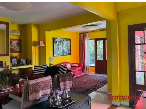 Coronel Escalada al 1200