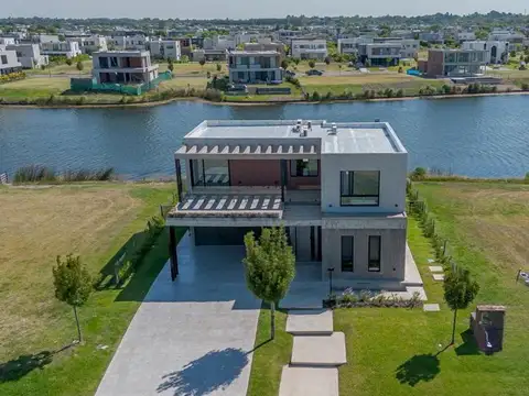 VENTA CASA EN PUERTOS DEL LAGO RIBERA A LA LAGUNA