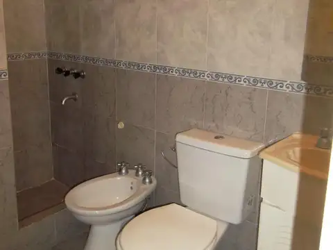 Departamento en Alquiler en Villa Lynch, $ 700.000