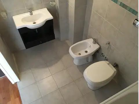 Villa Urquiza. Mendoza y Avalos.- Monoambiente en Alquiler.-