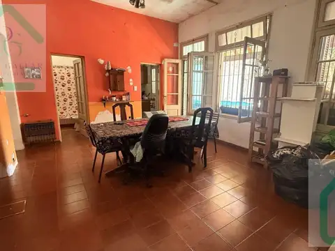 Casa 3 ambientes en Venta con patio y terraza en Ramos Mejia