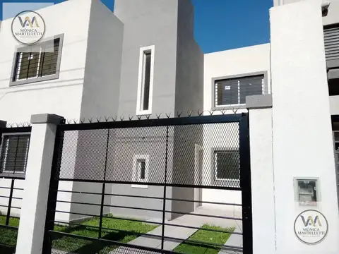 DUPLEX tipo casa de 3 AMBIENTES - ITUZAINGO NORTE