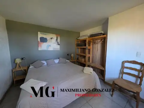 Casa en Alquiler con 2 cocheras