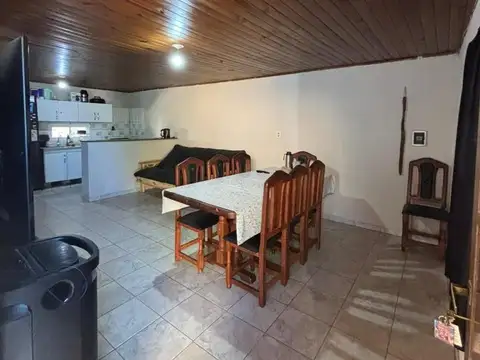 Casa amplia con patio y cochera en Esperanza