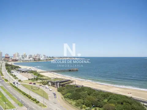 Vende apartamento de 3 dormitorios en Playa mansa, Punta del Este