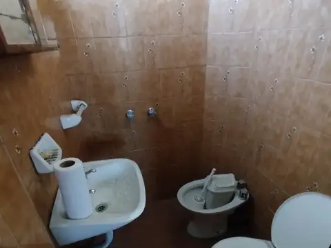 LOCAL + 2 VIVIENDAS + GARAGE - VENTA EN BLOCK