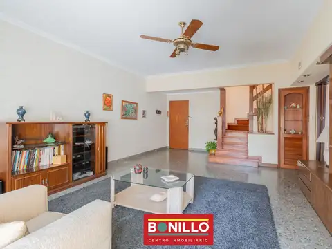Depto Tipo Casa en Venta de 5 dormitorios