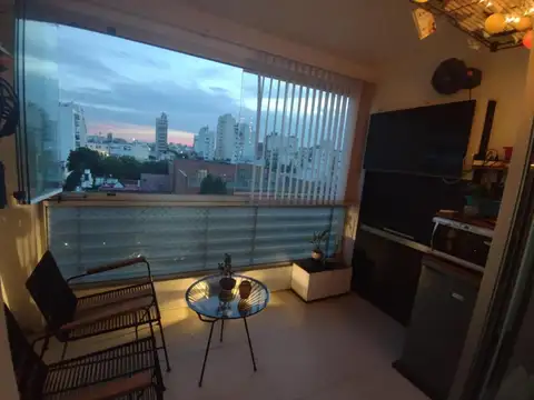Avenida Carlos Calvo 1500