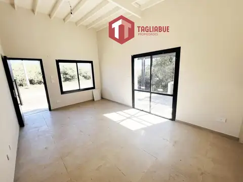 Casa 3 ambientes con 1 baño