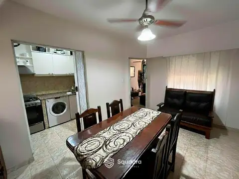 VENTA - Casa interna, dos dormitorios, dos patios y parrillero - España y Hospitales. APTO CRÉDITO.