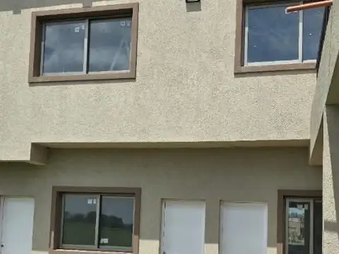 Casa 6 ambientes con 5 baños