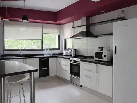 Casa 4 ambientes con 3 baños
