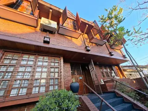 Casa 4 ambientes con 3 baños